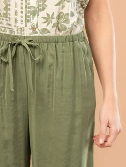 Pantalon large effet peau de pêche